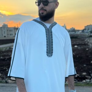 عباية بيضاء